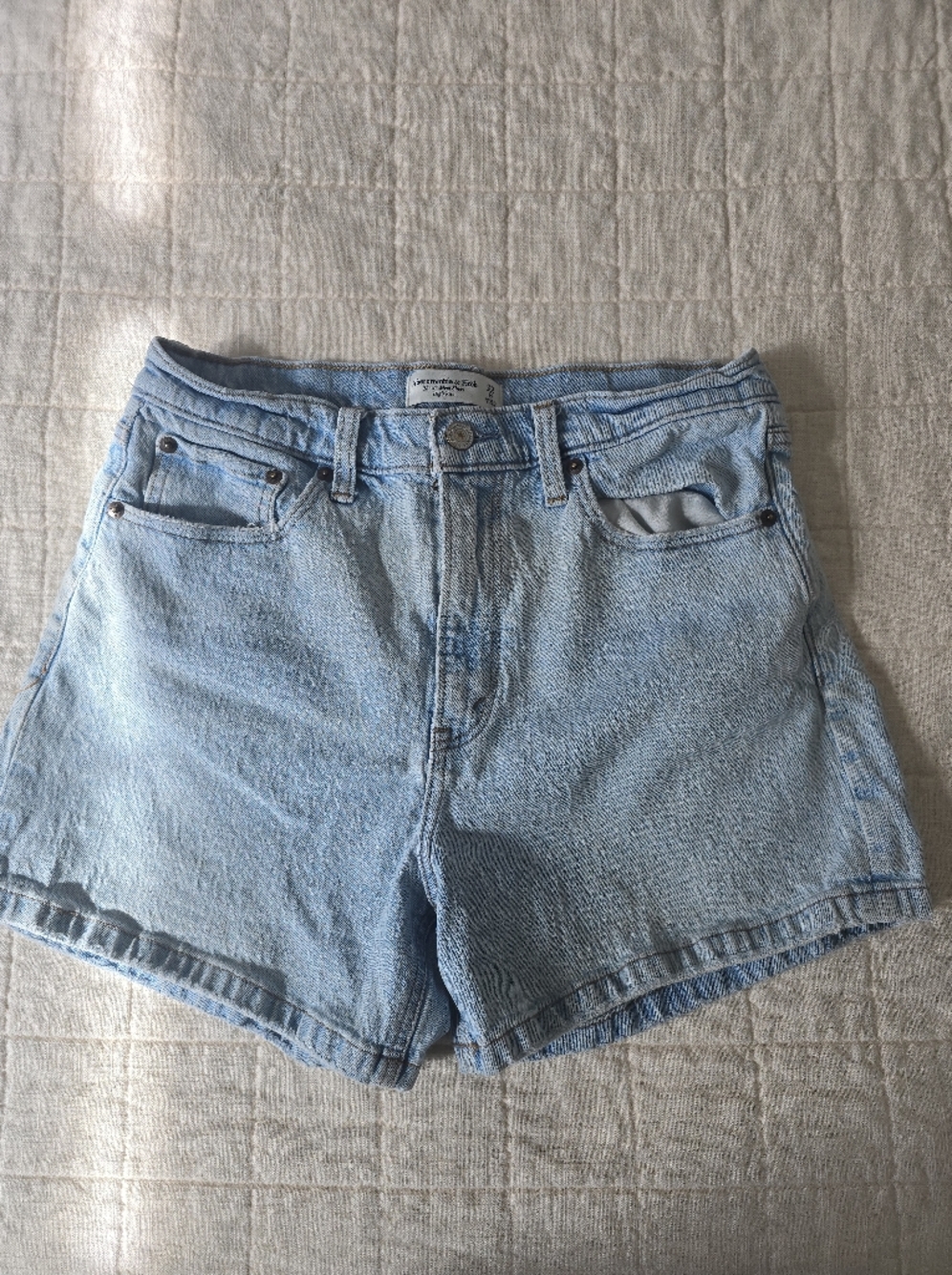 Abercrombie & Fitch Light Blue High-Rise Mom Shorts - Picture 2 of 3
